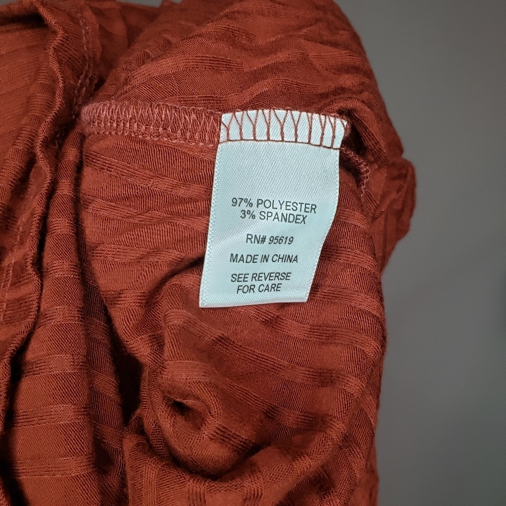 NWT Single Thread Ribbed‎ Wrap-front Top In Fried Brick Size 2X - Picture 12 of 12
